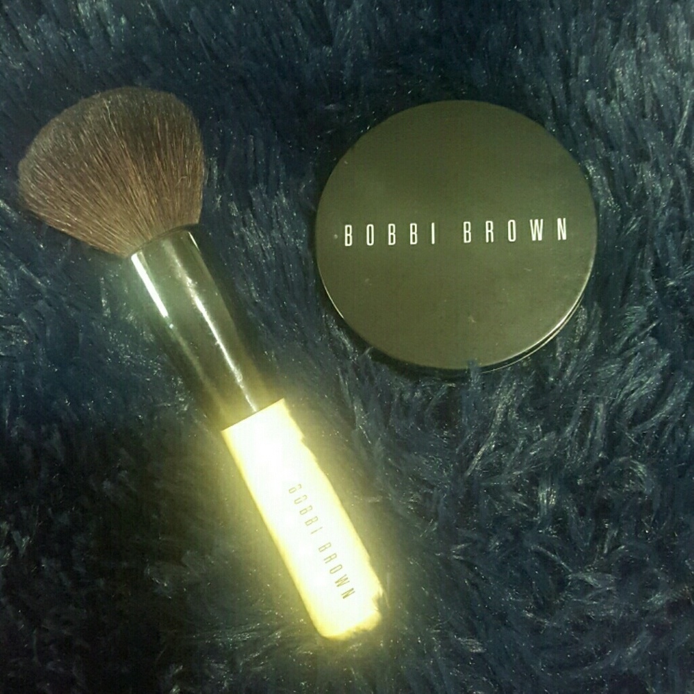Bobbi Brown Bronzer Brush & Bronzer